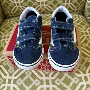 Vans OLD SCHOOL V  boys sneakers size 9 toddler. Navy